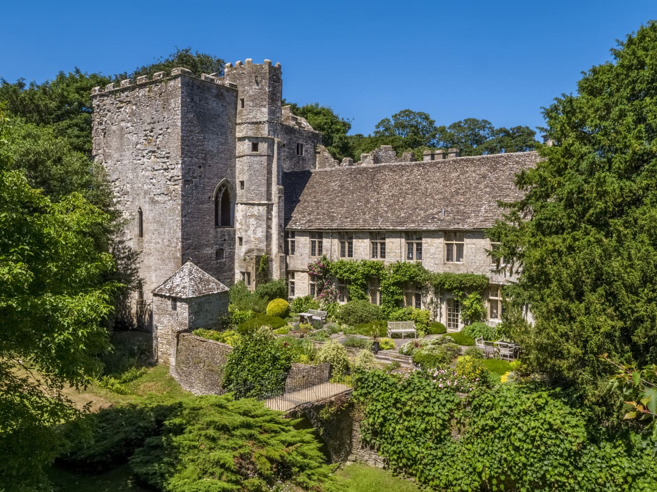 标价1000万英镑的英国中世纪乡村城堡挂牌上市